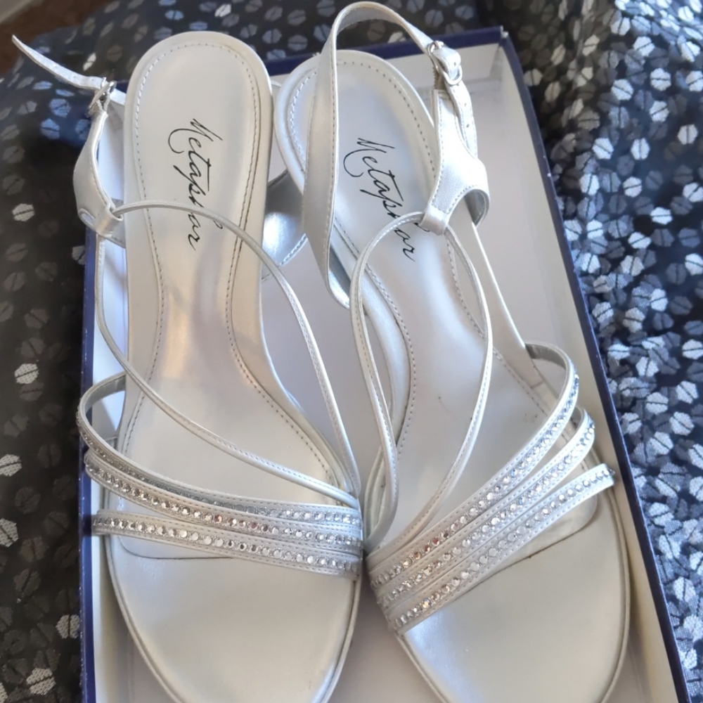 Gorgeous heeled dress shoes!